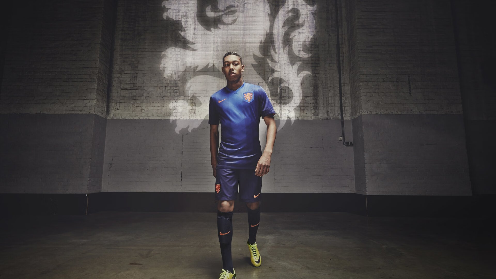 “拜仁天才Aznu训练态度不佳，被清洗至英超”